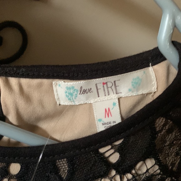 #422. Love and fire brand,100% nylon self, 100% polyester lining - Picture 3 of 5